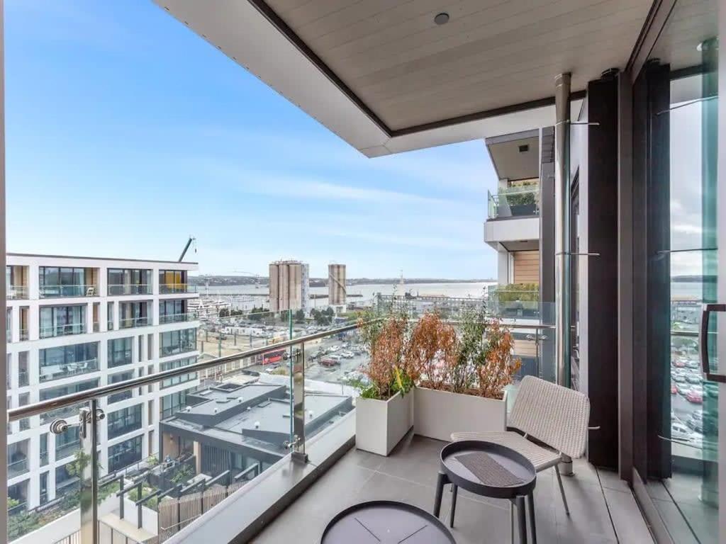 Sleek Modern Studio With Balcony Auckland Exterior foto