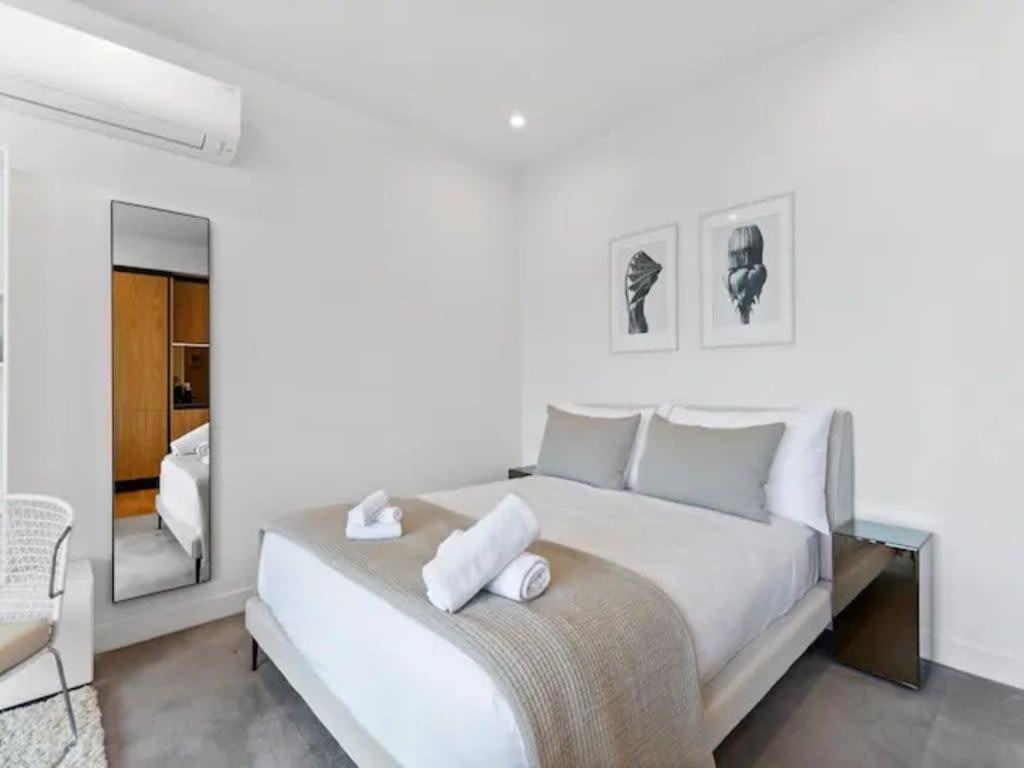 Sleek Modern Studio With Balcony Auckland Exterior foto