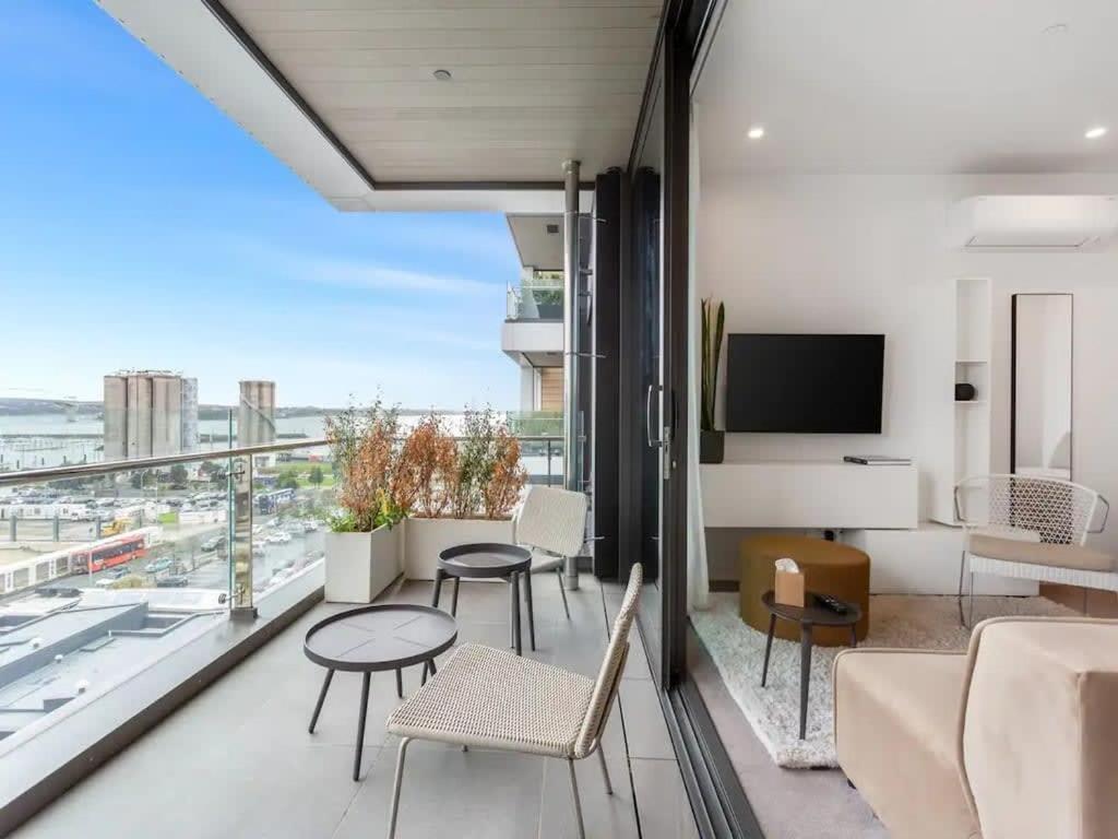Sleek Modern Studio With Balcony Auckland Exterior foto